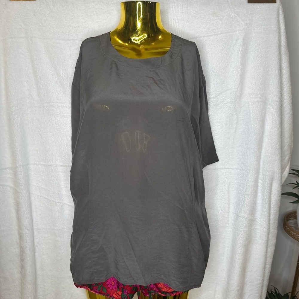 True Vintage Minimalist Gray 100% Silk Short Sleeve Button Back Blouse LARGE 16 - Picture 3 of 8